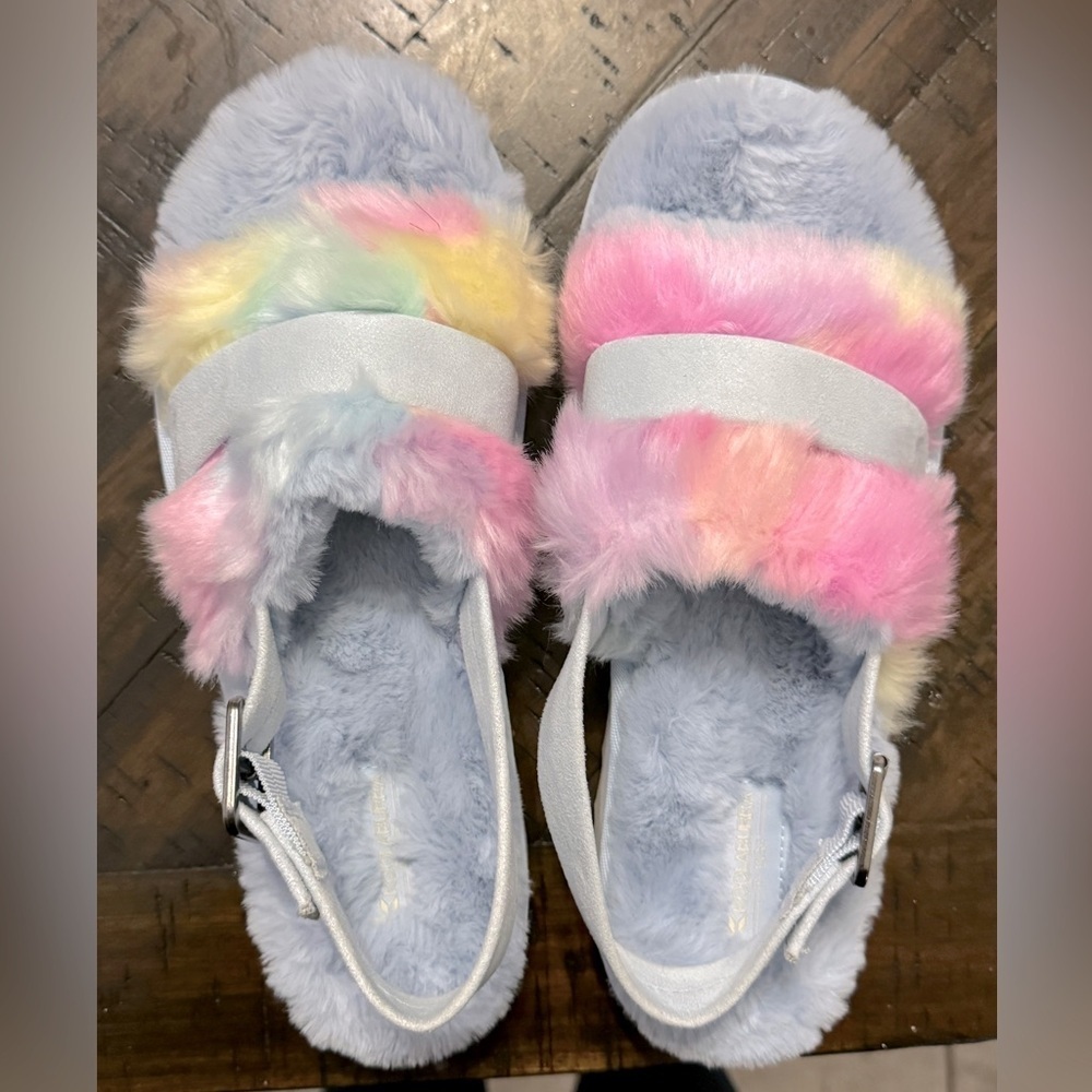 Koolaburra by UGG pastel slippers - size 8